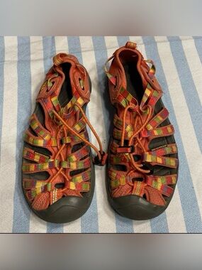 Keen For Girls, Color Orange, Yellow, Size J2, Gently Used.